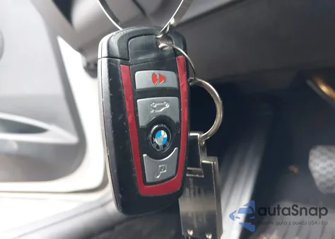 2017 BMW 330I xDrive z USA, uszkodzony, nr VIN WBA8D9G36HNU65843